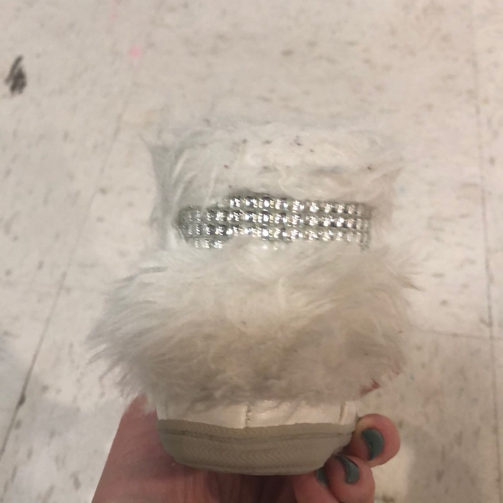 Fuzzy boots - Picture 3 of 7